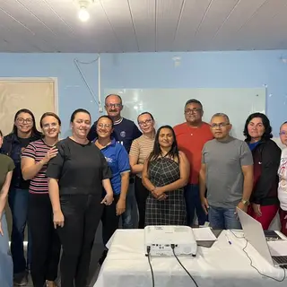 🧑🏻‍🏫 Foi realizada na última quinta-feira (01), uma reunião de formação sobre a meto...